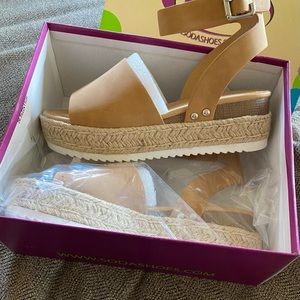 Tan wedges